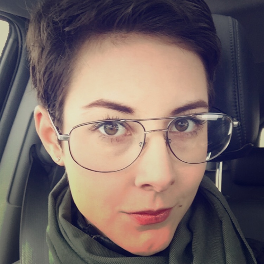 Meet your Posher, Emily